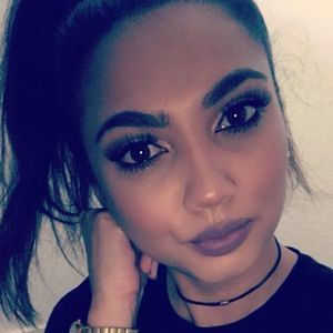 Meet your Posher, Kayla